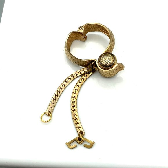 Textured Gold Tone Gloves Clip with Purse Chain, Vintage Pinup Fashion - Picture 2 of 3